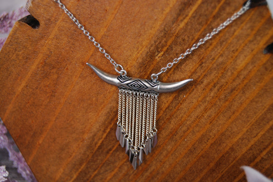 Western Metal Horns Necklace