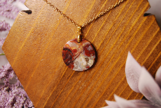 Round Crazy Lace Pendant Neckalce