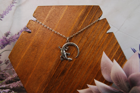 Silver Lizard Pendant Necklace