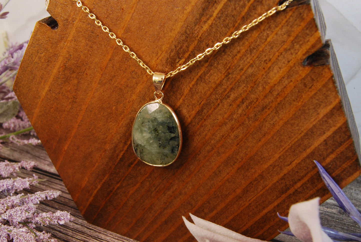 Prehnite and Gold Pendant Necklace